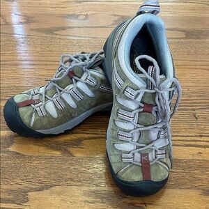 Keen Shoes Women’s 7 Olive Targhee ll Hiking Shoes Outdoor Adventure Camping